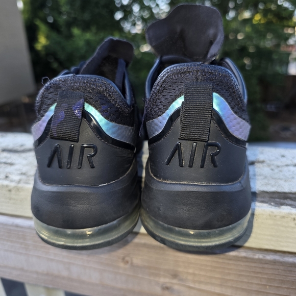 Nike Black and Blue Athletic Shoes with Air Max Cushioning - Picture 7 of 11